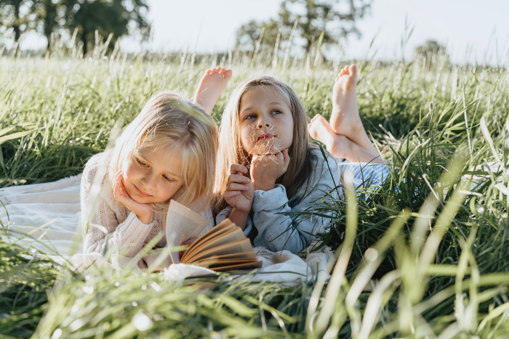 Kids reading